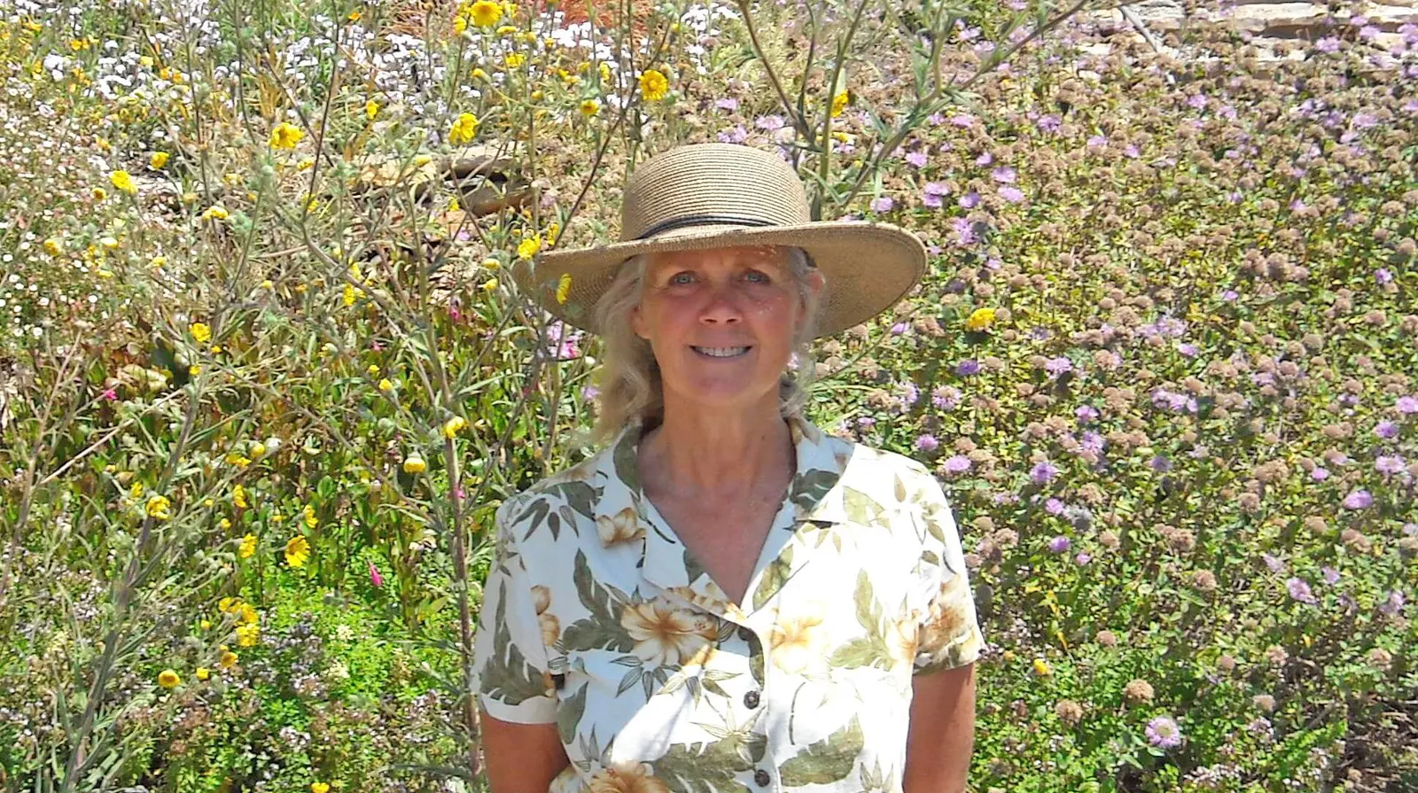charlotte-torgovitsky-in-the-garden-2010